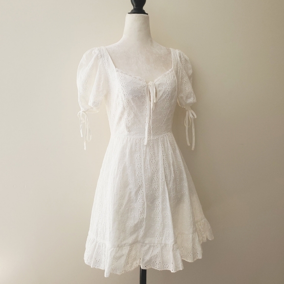 SHEIN Dresses & Skirts - Shein Eyelet Lace Puff Sleeve Dress
